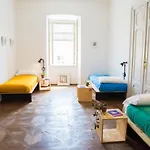 Controvento Hostel